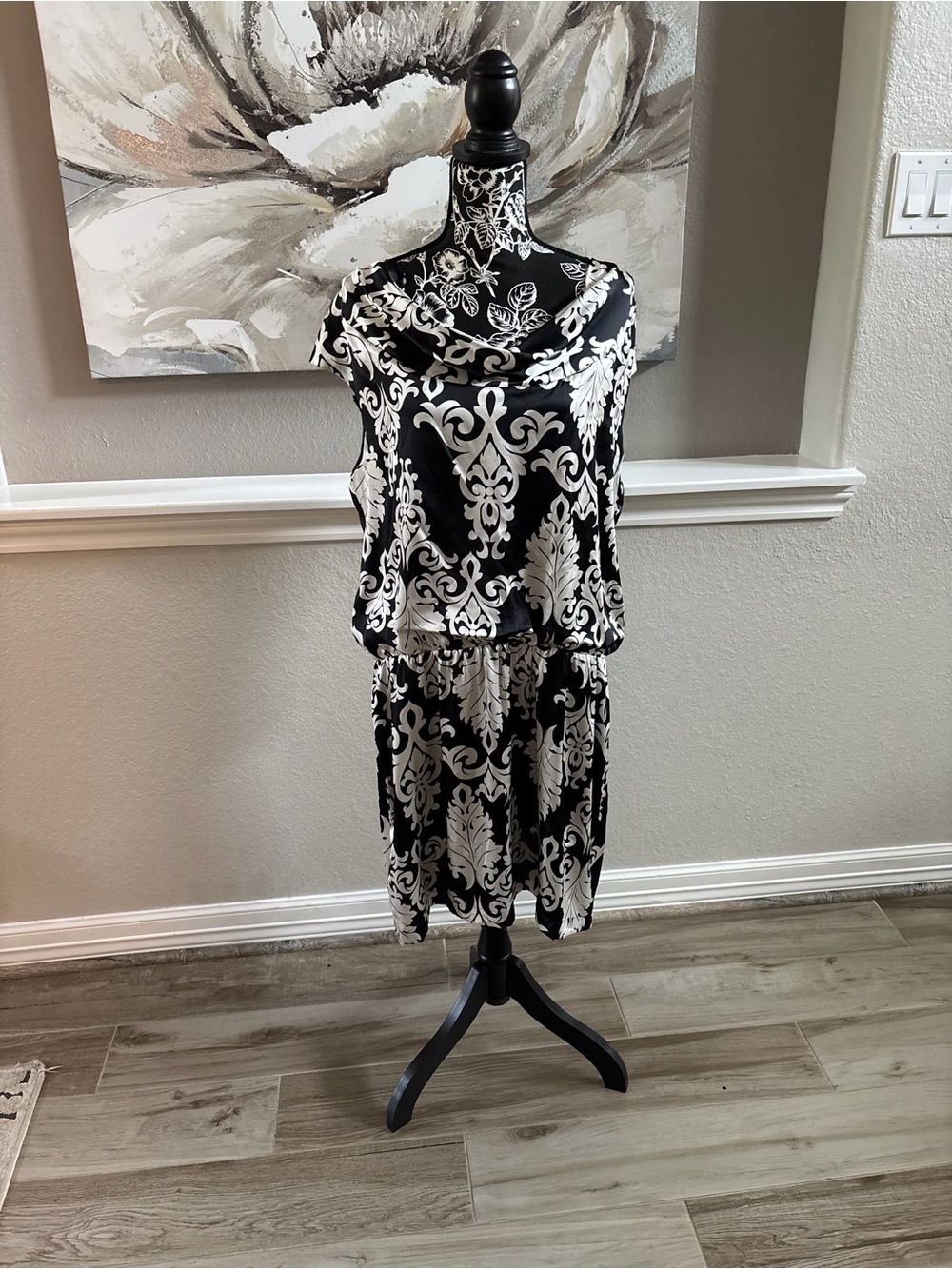White House Black Market Black & White Floral Sleeveless Dress XL